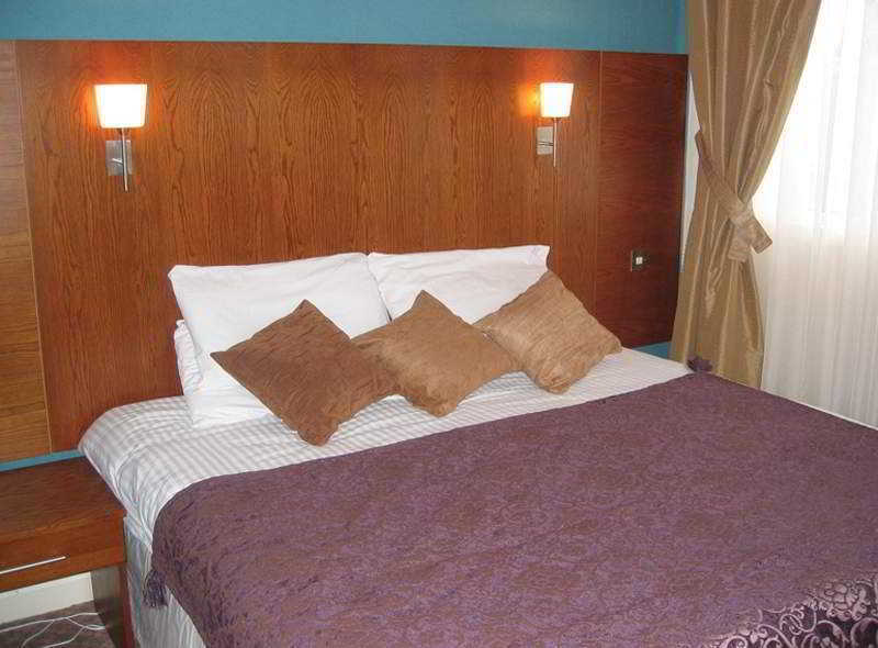 Antonine Hotel Φάλκιρκ Δωμάτιο φωτογραφία